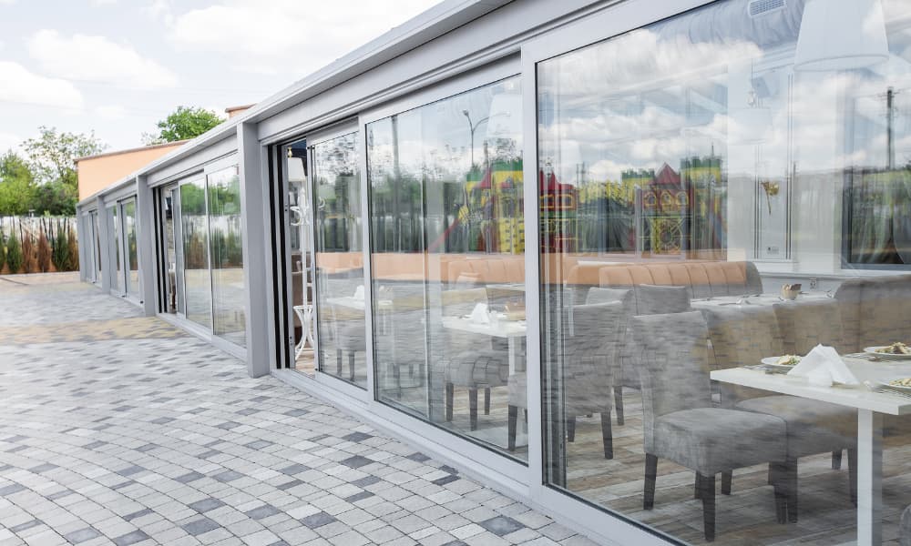 Glass partitioning